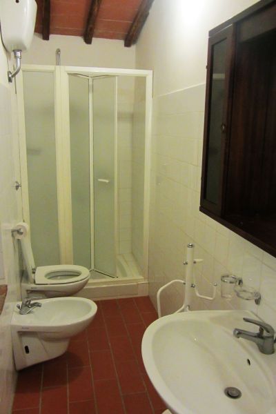 photo 12 Owner direct vacation rental Arezzo maison Tuscany Arezzo Province bathroom 2