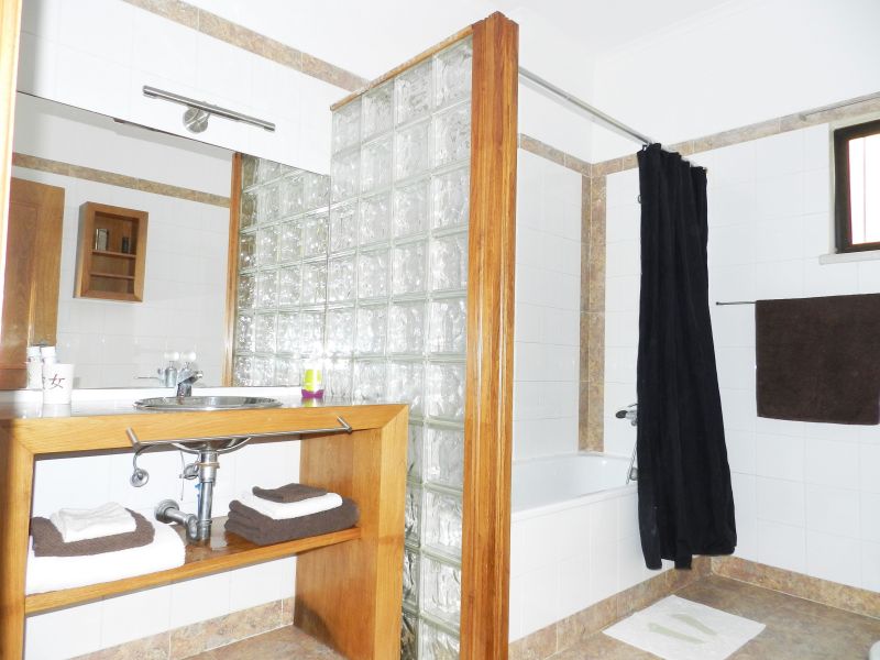 photo 11 Owner direct vacation rental Sesimbra appartement   bathroom