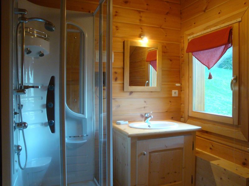 photo 13 Owner direct vacation rental Samons chalet Rhone-Alps  Washing facilities 1