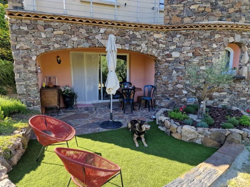 photo 0 Owner direct vacation rental Uzs appartement Languedoc-Roussillon  Outside view