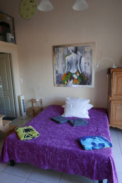 photo 13 Owner direct vacation rental Avignon villa   bedroom 3