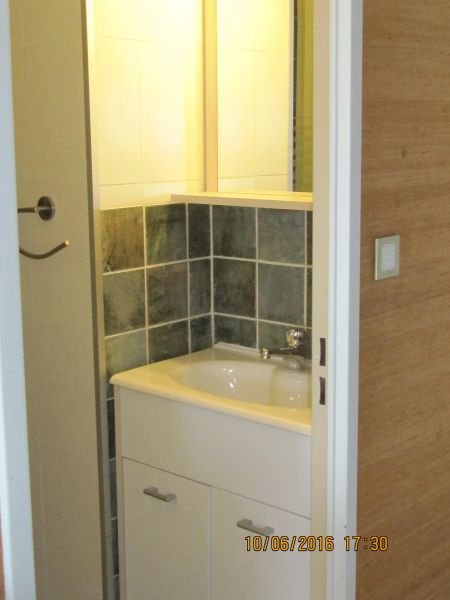 photo 12 Owner direct vacation rental Cassis appartement Provence-Alpes-Cte d'Azur Bouches du Rhne Washing facilities