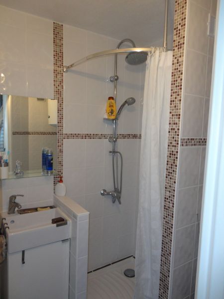 photo 11 Owner direct vacation rental Sete appartement Languedoc-Roussillon Hrault Washing facilities