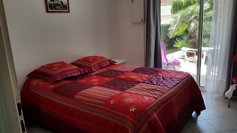 photo 4 Owner direct vacation rental Saint Cyprien Plage appartement Languedoc-Roussillon  bedroom