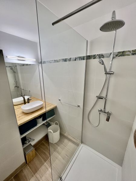 photo 10 Owner direct vacation rental Nettle bay appartement   bathroom 1