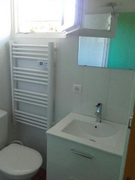 photo 14 Owner direct vacation rental Mimizan studio Aquitaine Landes Washing facilities