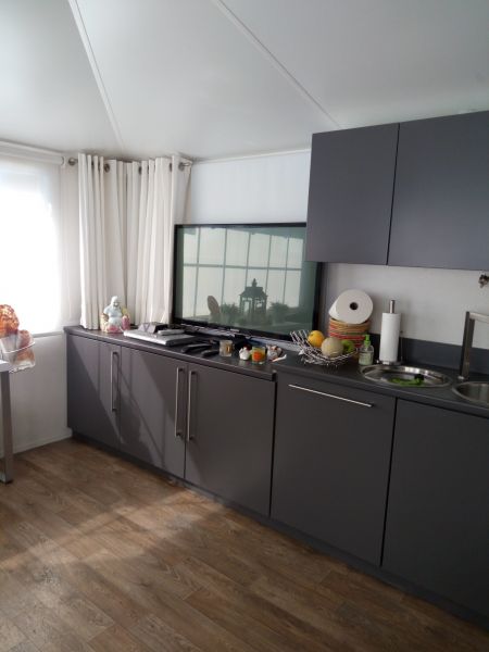 photo 1 Owner direct vacation rental Saint Tropez mobilhome Provence-Alpes-Cte d'Azur Var Open-plan kitchen