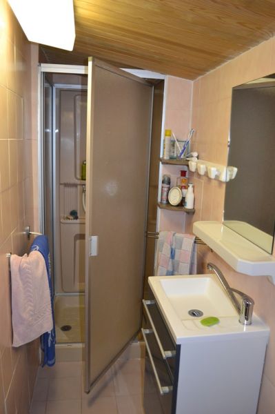 photo 7 Owner direct vacation rental Hyres gite Provence-Alpes-Cte d'Azur Var Washing facilities