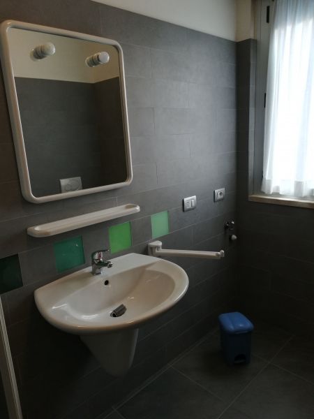 photo 8 Owner direct vacation rental Alba Adriatica appartement   bathroom