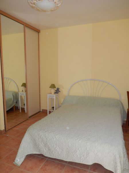 photo 4 Owner direct vacation rental Sainte-Ccile-les-Vignes gite Provence-Alpes-Cte d'Azur Vaucluse bedroom