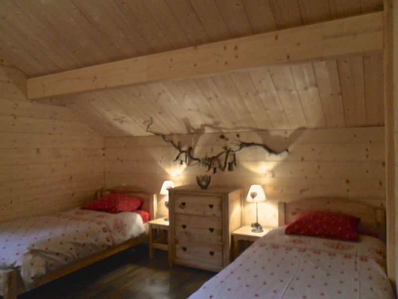 photo 16 Owner direct vacation rental Ancelle chalet Provence-Alpes-Cte d'Azur Hautes-Alpes bedroom 3