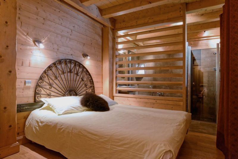 photo 18 Owner direct vacation rental Samons chalet Rhone-Alps Haute-Savoie bedroom 1