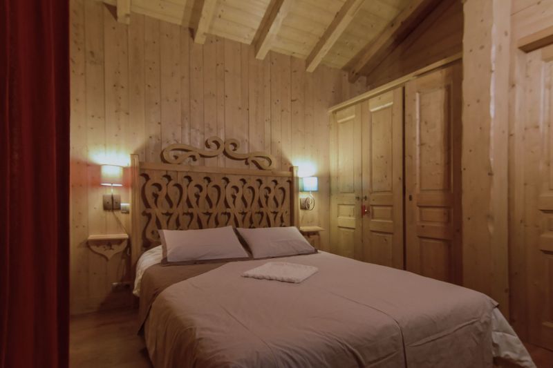 photo 20 Owner direct vacation rental Samons chalet Rhone-Alps Haute-Savoie bedroom 2