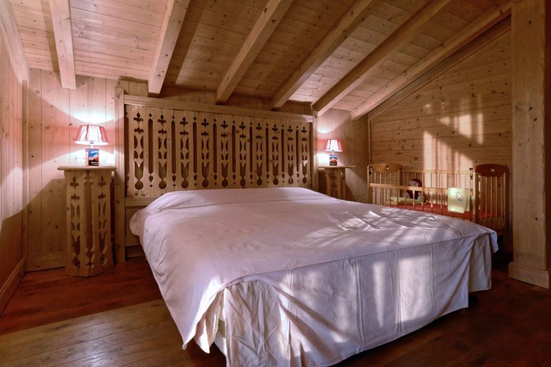 photo 24 Owner direct vacation rental Samons chalet Rhone-Alps Haute-Savoie bedroom 4