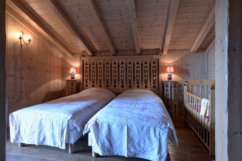 photo 25 Owner direct vacation rental Samons chalet Rhone-Alps Haute-Savoie bedroom 4