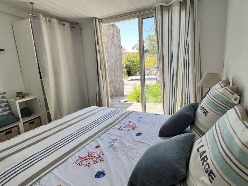 photo 20 Owner direct vacation rental Saint-Gilles les Bains villa   bedroom 3