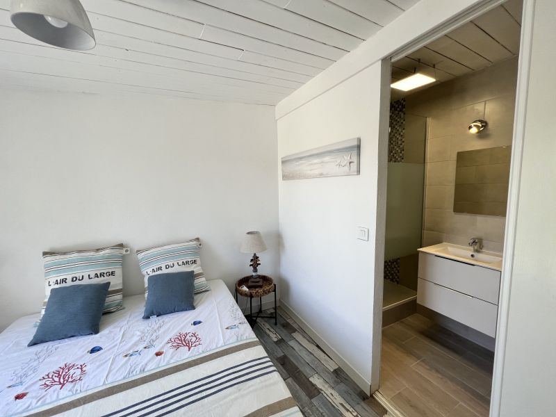 photo 22 Owner direct vacation rental Saint-Gilles les Bains villa   bedroom 3