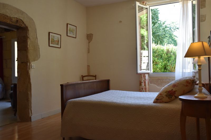 photo 9 Owner direct vacation rental Bergerac gite Aquitaine Dordogne bedroom 1