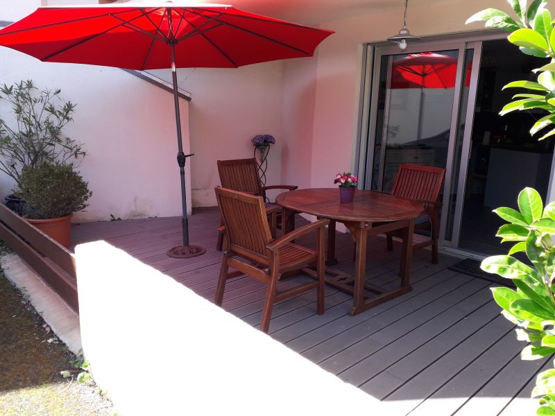 photo 9 Owner direct vacation rental Locmariaquer appartement Brittany Morbihan Terrace