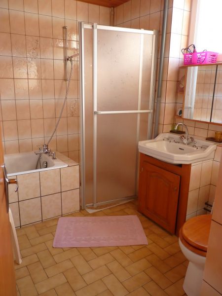 photo 5 Owner direct vacation rental Grardmer studio Lorraine Vosges bathroom