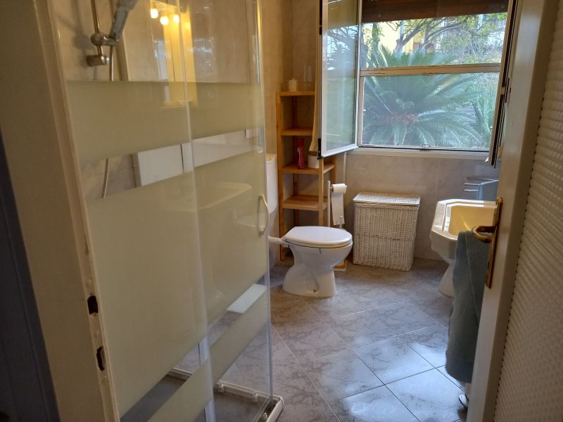 photo 8 Owner direct vacation rental Sanremo appartement Liguria Imperia Province bathroom