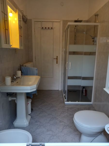 photo 19 Owner direct vacation rental Sanremo appartement Liguria Imperia Province bathroom