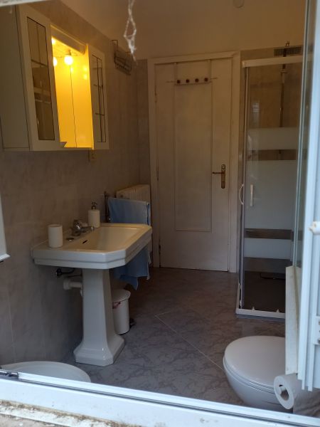 photo 8 Owner direct vacation rental Sanremo appartement Liguria Imperia Province bathroom