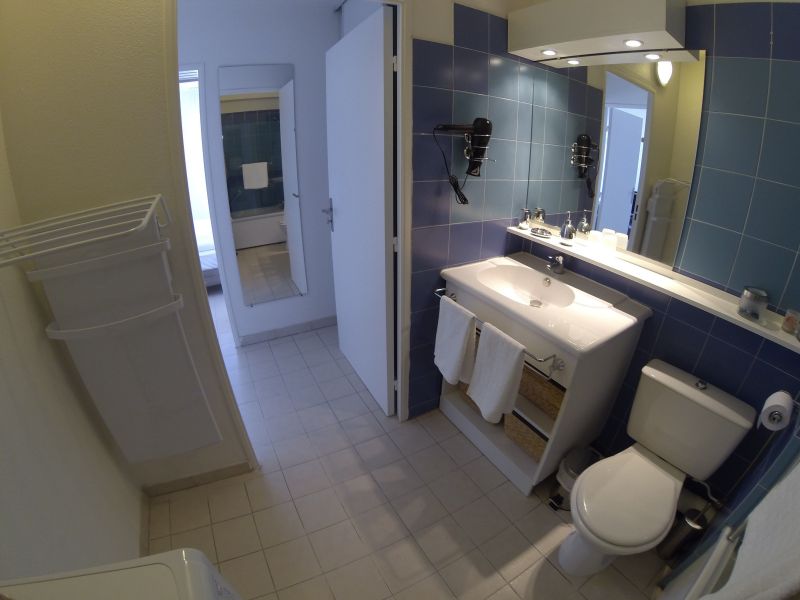 photo 10 Owner direct vacation rental Juan les Pins appartement Provence-Alpes-Cte d'Azur Alpes-Maritimes bathroom