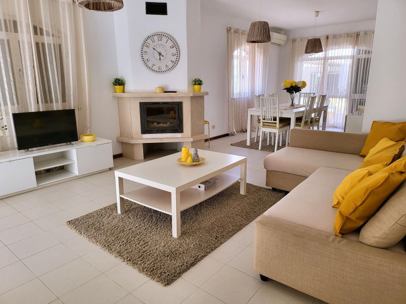 photo 6 Owner direct vacation rental Lisbon maison Greater Lisbon and Setúbal Grande Lisboa/ Greater Lisbon Living room