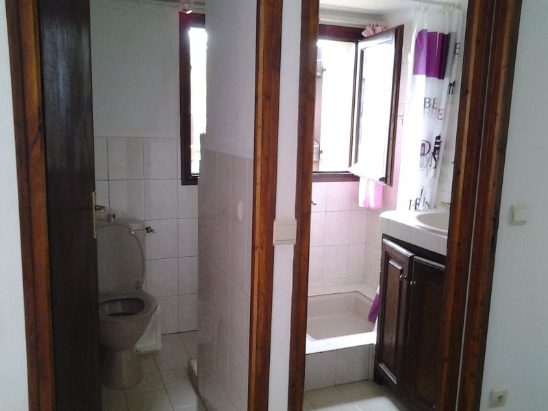 photo 8 Owner direct vacation rental Sartne appartement Corsica Corse du Sud Washing facilities