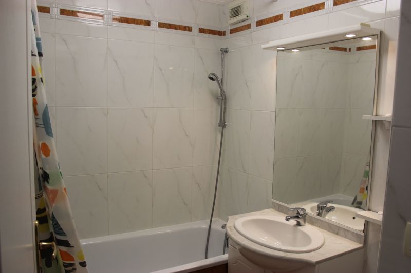 photo 11 Owner direct vacation rental Fort Mahon appartement Picardy Somme bathroom
