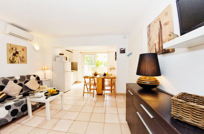 photo 3 Owner direct vacation rental La Londe-les-Maures appartement Provence-Alpes-Cte d'Azur Var Living room