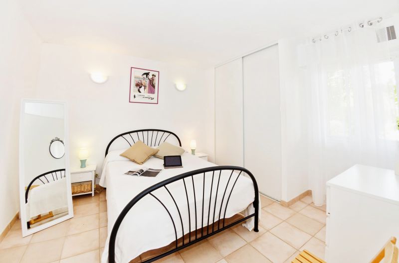 photo 7 Owner direct vacation rental La Londe-les-Maures appartement Provence-Alpes-Cte d'Azur Var bedroom 1