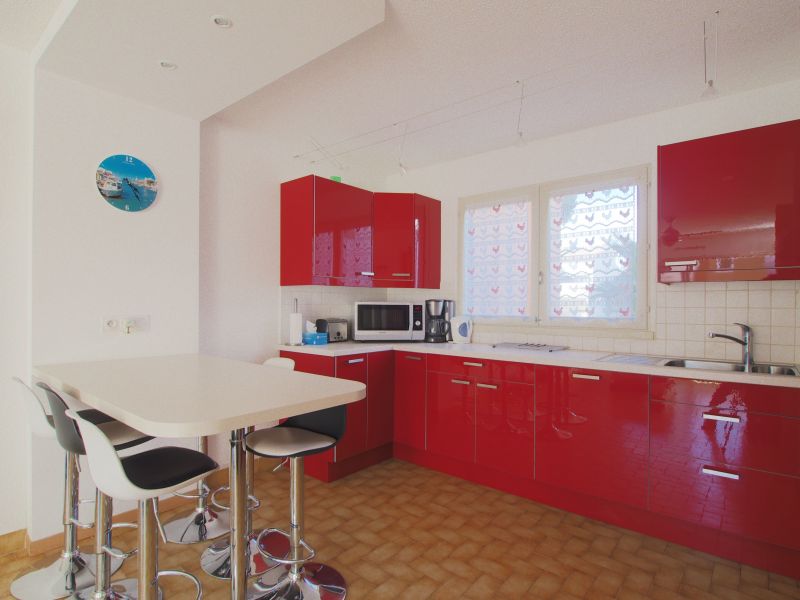 photo 3 Owner direct vacation rental Le Grau du Roi appartement Languedoc-Roussillon Gard Open-plan kitchen