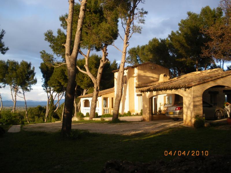photo 14 Owner direct vacation rental Avignon appartement Provence-Alpes-Cte d'Azur Vaucluse Surroundings