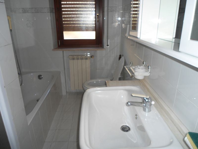 photo 19 Owner direct vacation rental Pineto appartement Abruzzo Teramo Province bathroom