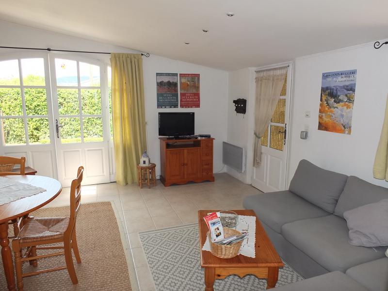 photo 7 Owner direct vacation rental Apt gite Provence-Alpes-Cte d'Azur Vaucluse Sitting room