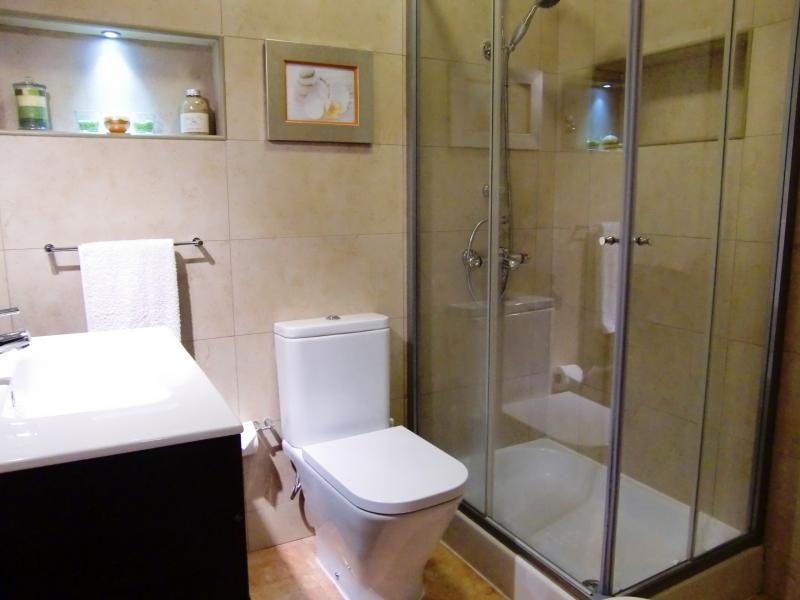 photo 12 Owner direct vacation rental Monte Gordo appartement Algarve  bathroom