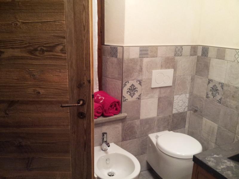 photo 11 Owner direct vacation rental Morgex appartement Aosta Valley Aosta Province bathroom 2