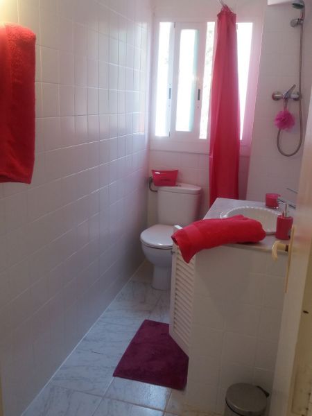 photo 6 Owner direct vacation rental Rosas appartement Catalonia Girona (province of) Washing facilities