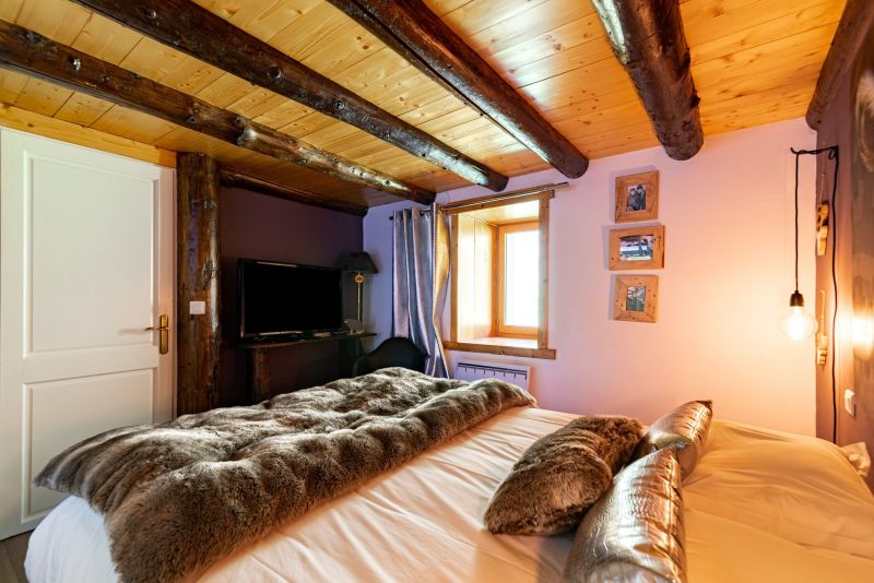 photo 12 Owner direct vacation rental Tignes chalet Rhone-Alps Savoie bedroom 2