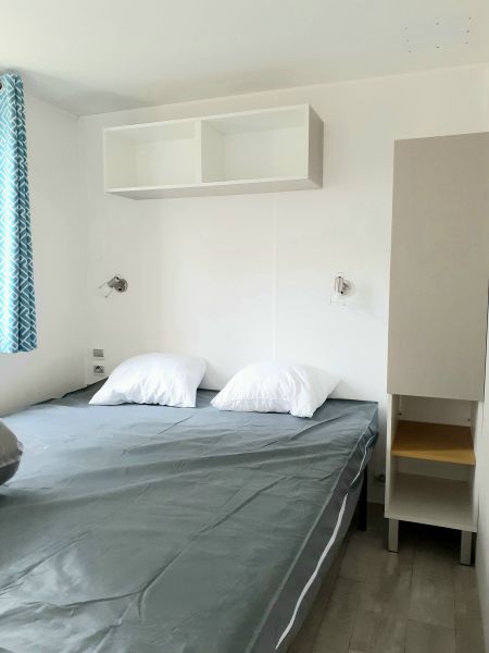 photo 4 Owner direct vacation rental Montalivet mobilhome Aquitaine Gironde bedroom 1