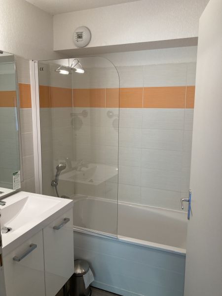 photo 4 Owner direct vacation rental Vars appartement Provence-Alpes-Cte d'Azur Hautes-Alpes bathroom