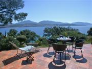 French Mediterranean Coast waterfront holiday rentals: villa no. 71044