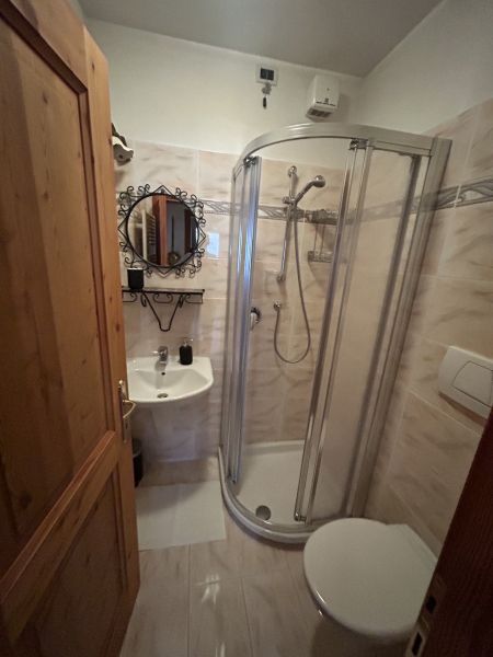 photo 10 Owner direct vacation rental Selva di Cadore appartement Veneto Belluno Province bathroom