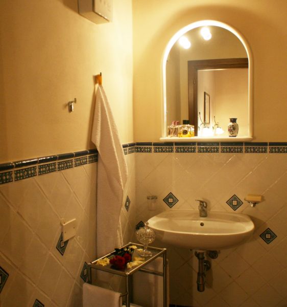 photo 12 Owner direct vacation rental Siena gite Tuscany  bathroom 2