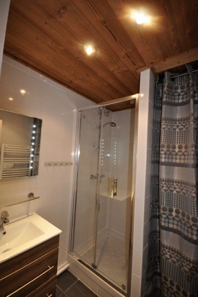 photo 8 Owner direct vacation rental Mribel appartement Rhone-Alps Savoie bathroom