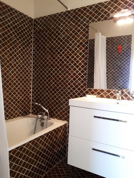 photo 14 Owner direct vacation rental Port Camargue maison Languedoc-Roussillon Gard bathroom