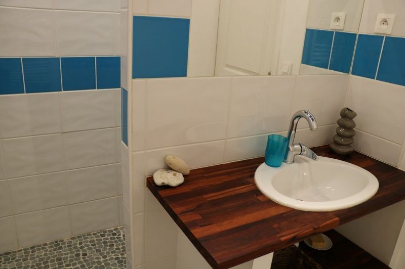 photo 7 Owner direct vacation rental La Bre les Bains maison Poitou-Charentes Charente-Maritime bathroom