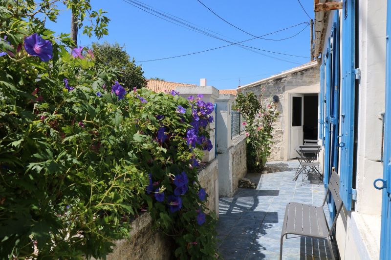 photo 15 Owner direct vacation rental La Bre les Bains maison Poitou-Charentes Charente-Maritime Courtyard 1